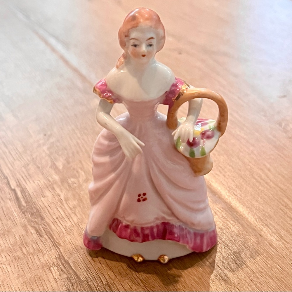 Vintage 40s-50s‎ Japan Porcelain Figurine Pink Dress Holding Flower Basket 4.5”